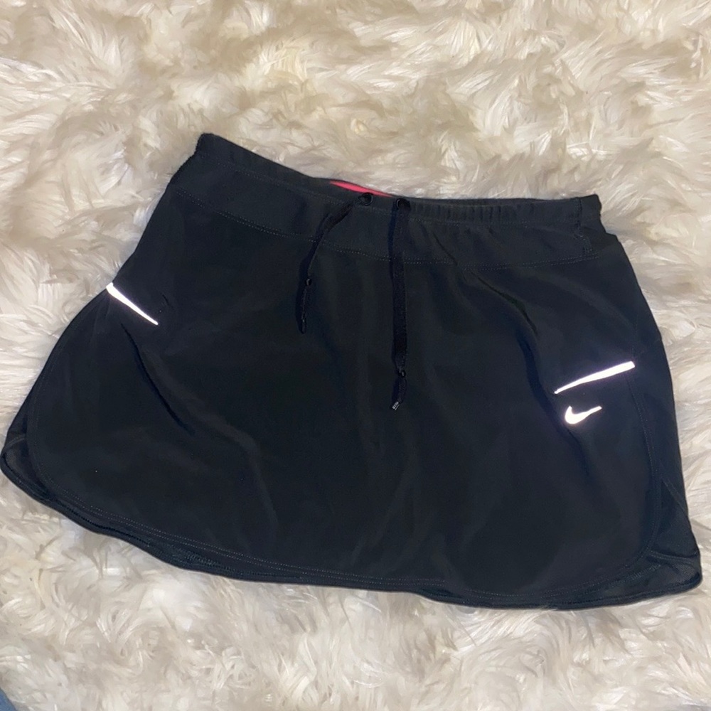 XSmall Nike Dri-Fit black and hot pink tennis skirt